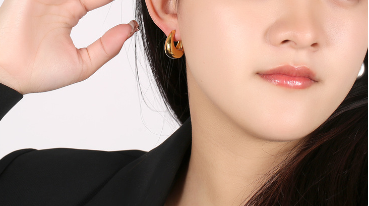 Light Luxury Simple Water Drop Gold Hoops Earrings for Women Trendy