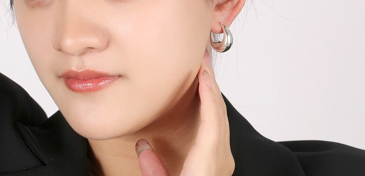 Light Luxury Simple Water Drop Gold Hoops Earrings for Women Trendy