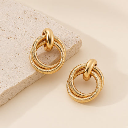 Interlocking Ribbed Hoop Earrings – Gold Double Link