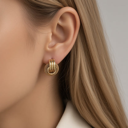 Mesh Triple-Rib Stud Earrings – Gold Sculptural Disk