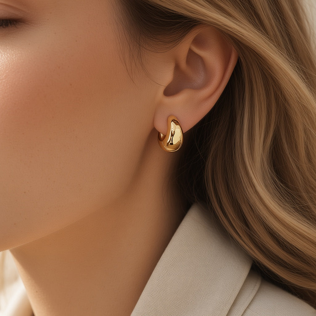 Chunky Teardrop Huggie Earrings – Gold / Silver