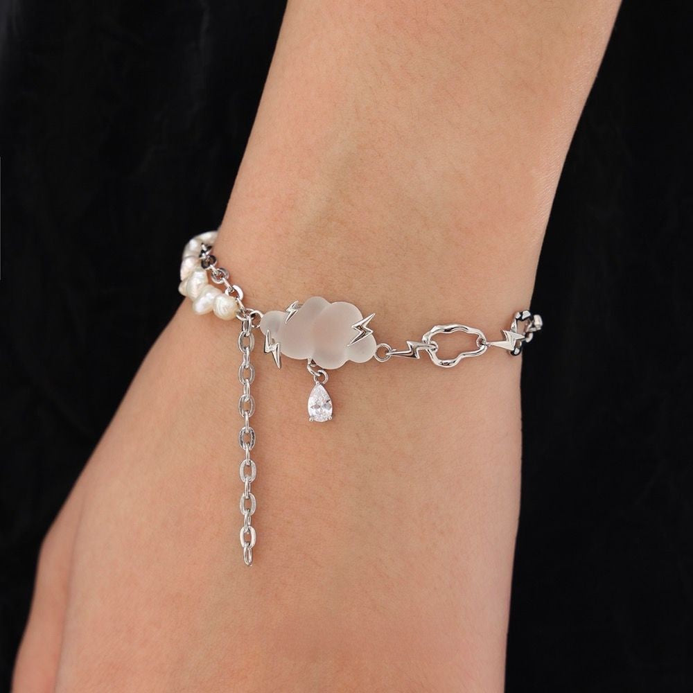 The Pearl Bracelet of the Escaping Princess The Cloud Series